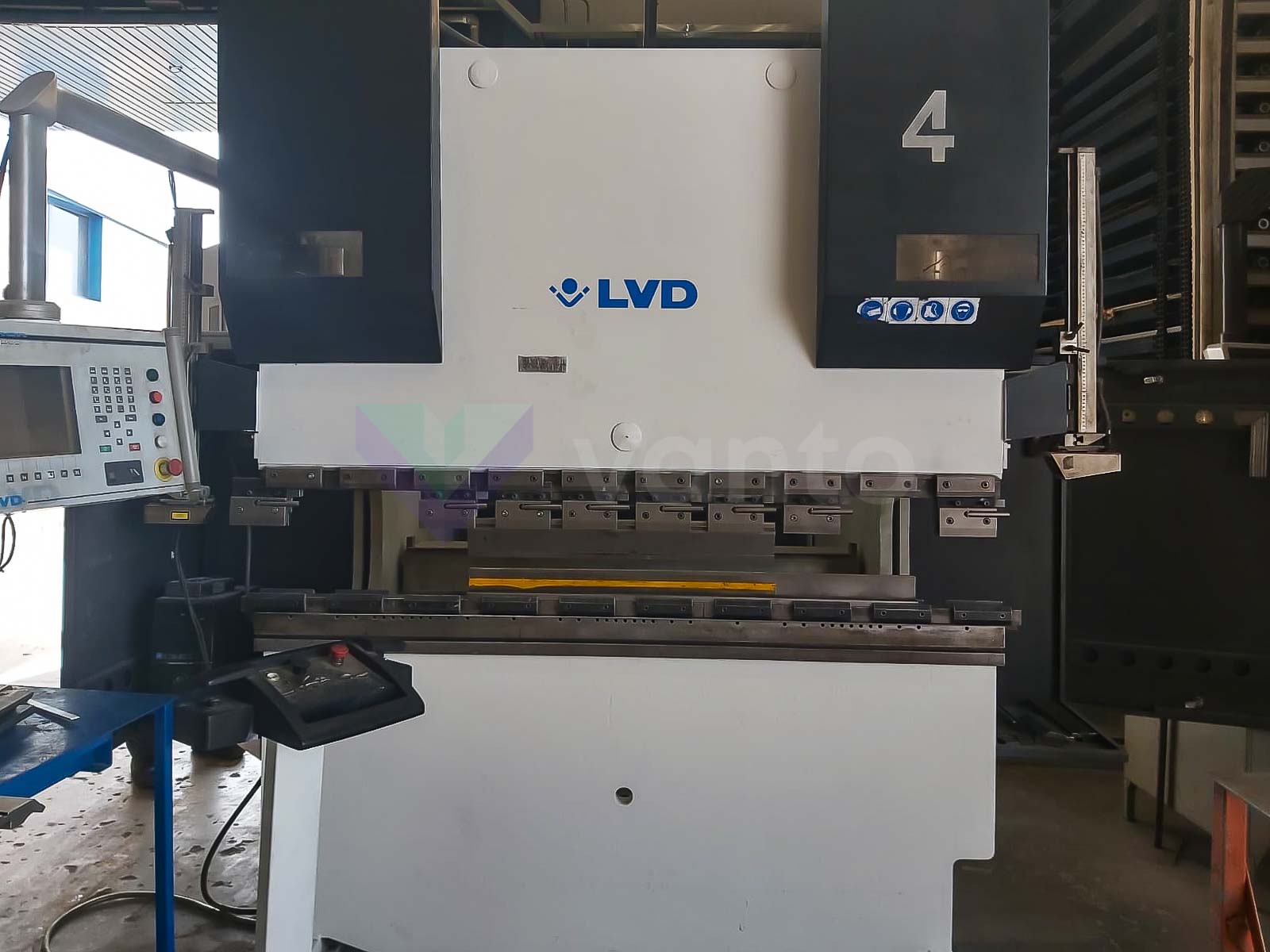 Maschine: LVD PPEC 80 / 20 CNC Bending machine